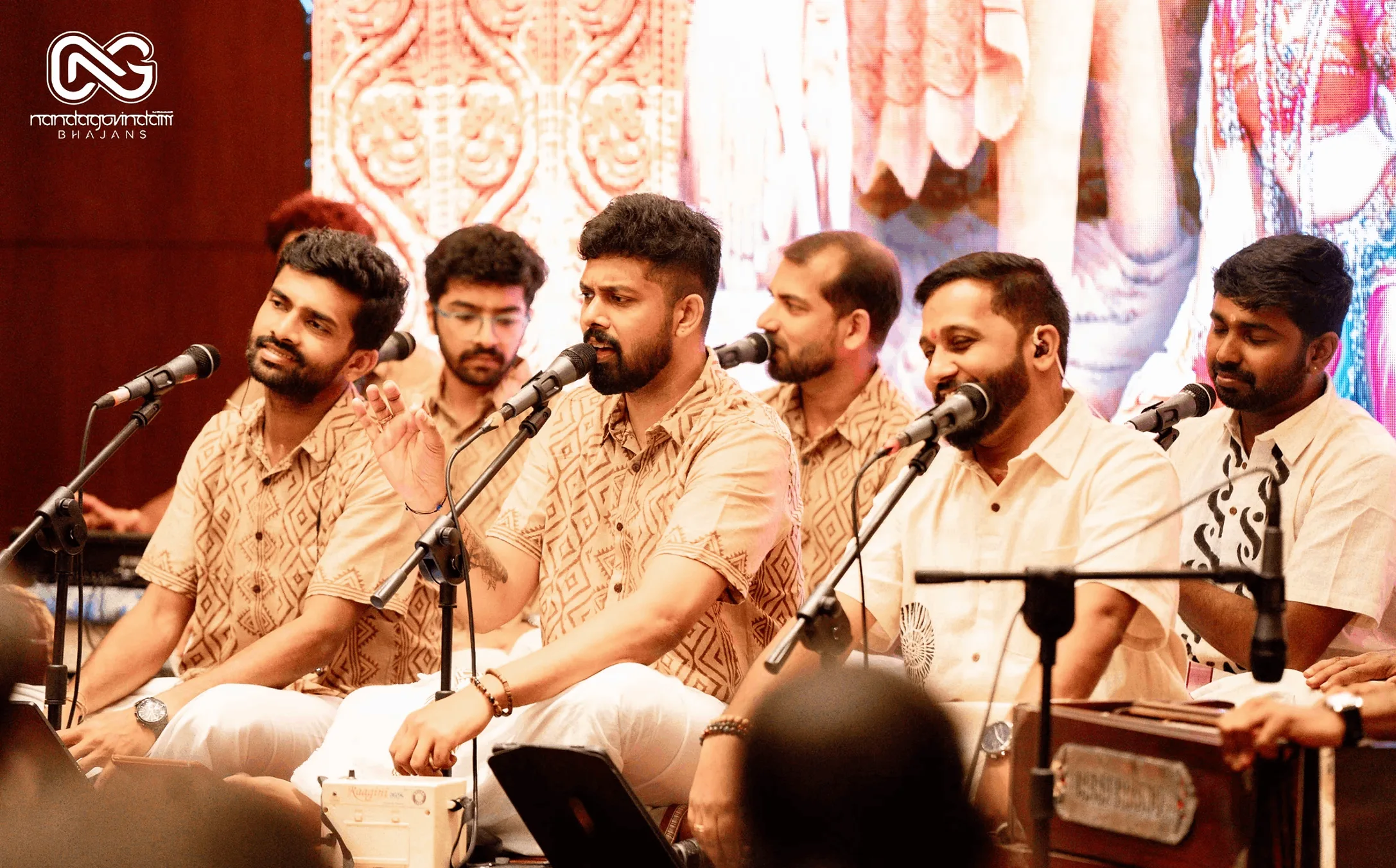 Nandagovindam Bhajans